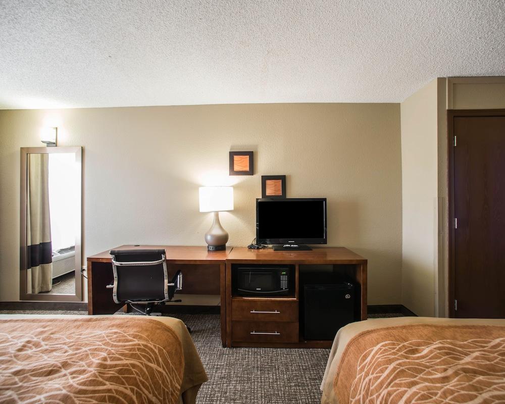 Comfort Inn & Suites St Louis-Hazelwood Exterior foto