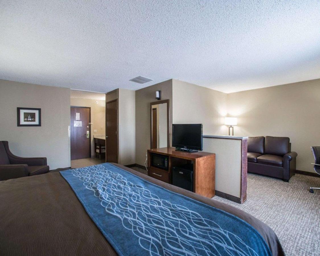 Comfort Inn & Suites St Louis-Hazelwood Exterior foto