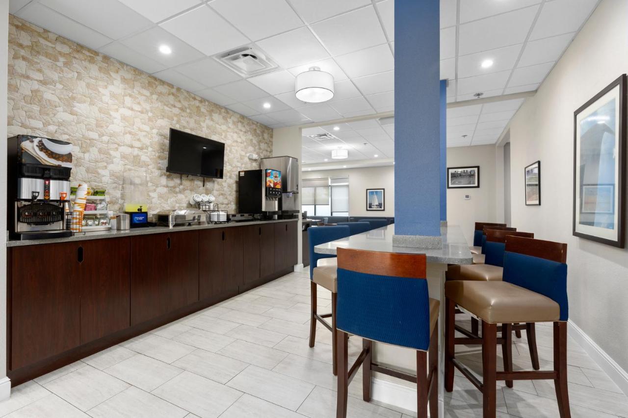 Comfort Inn & Suites St Louis-Hazelwood Exterior foto
