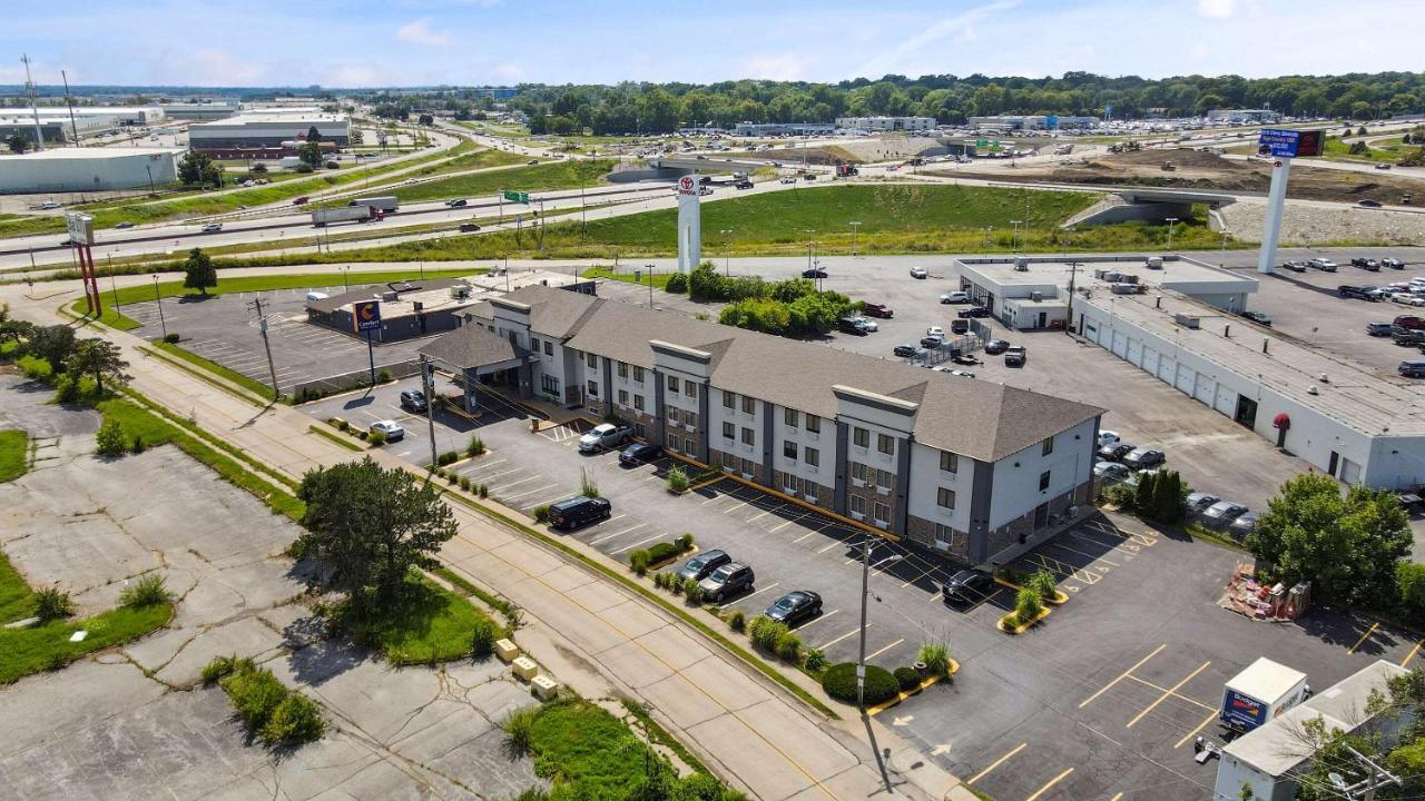 Comfort Inn & Suites St Louis-Hazelwood Exterior foto