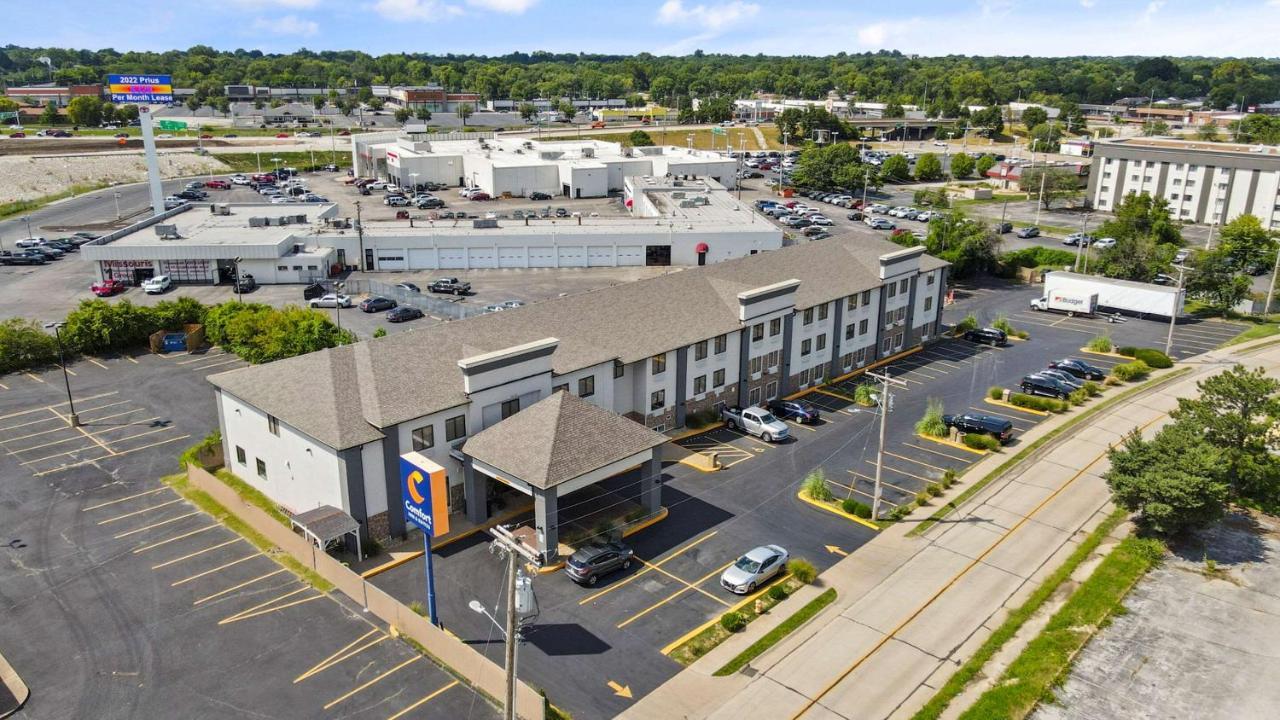 Comfort Inn & Suites St Louis-Hazelwood Exterior foto