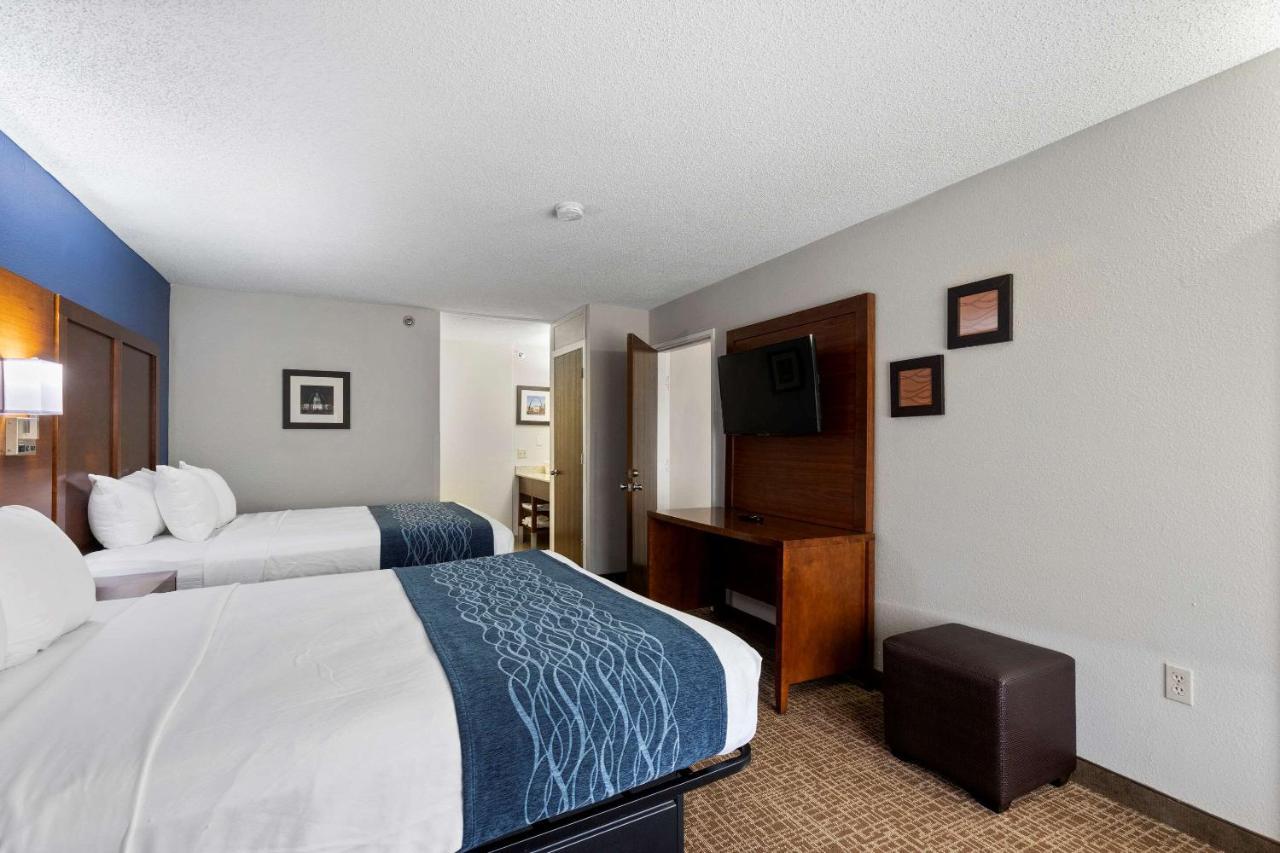 Comfort Inn & Suites St Louis-Hazelwood Exterior foto