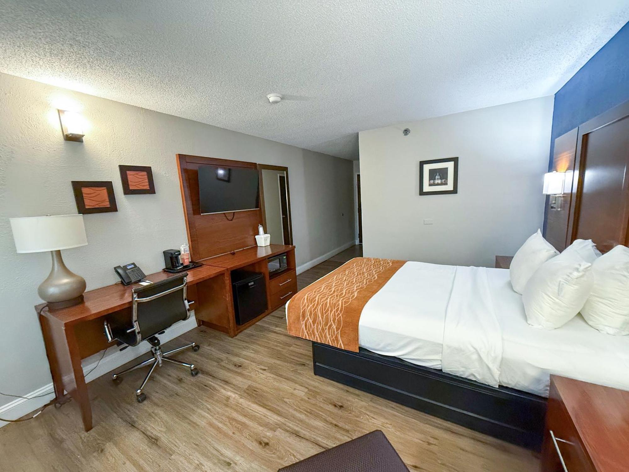 Comfort Inn & Suites St Louis-Hazelwood Exterior foto