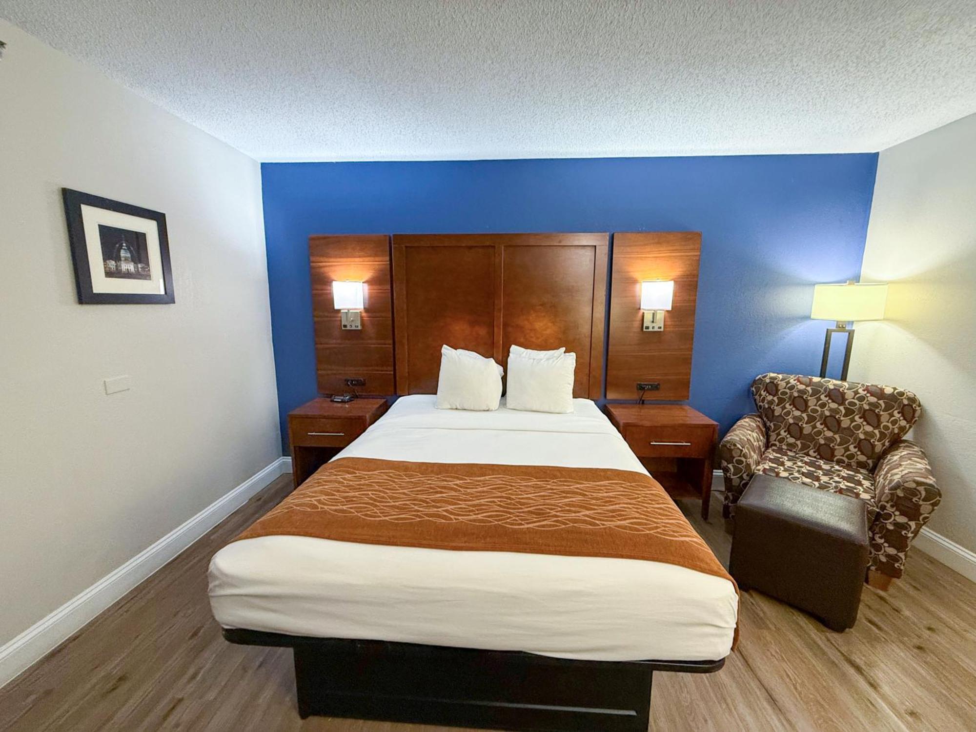 Comfort Inn & Suites St Louis-Hazelwood Exterior foto