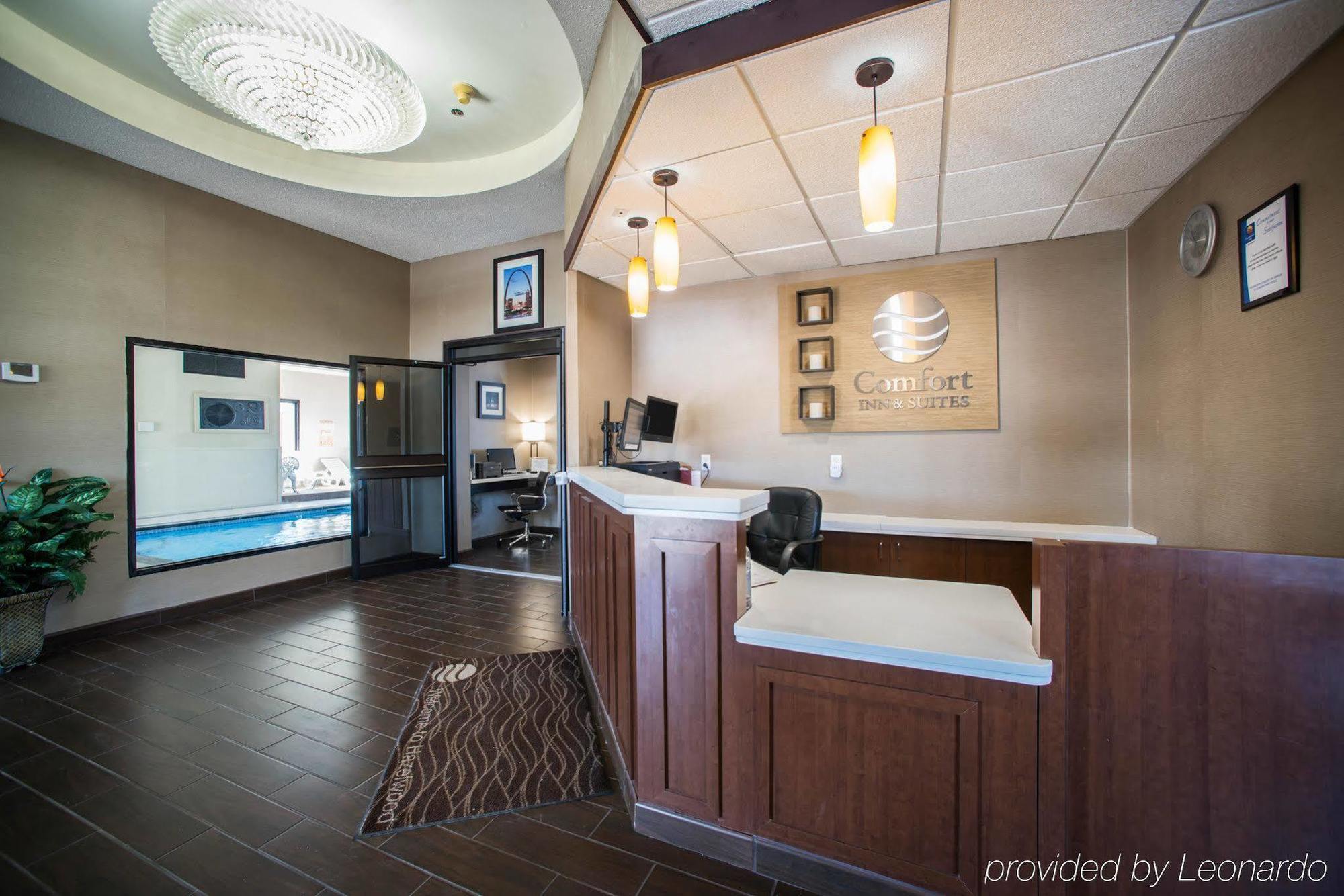 Comfort Inn & Suites St Louis-Hazelwood Exterior foto