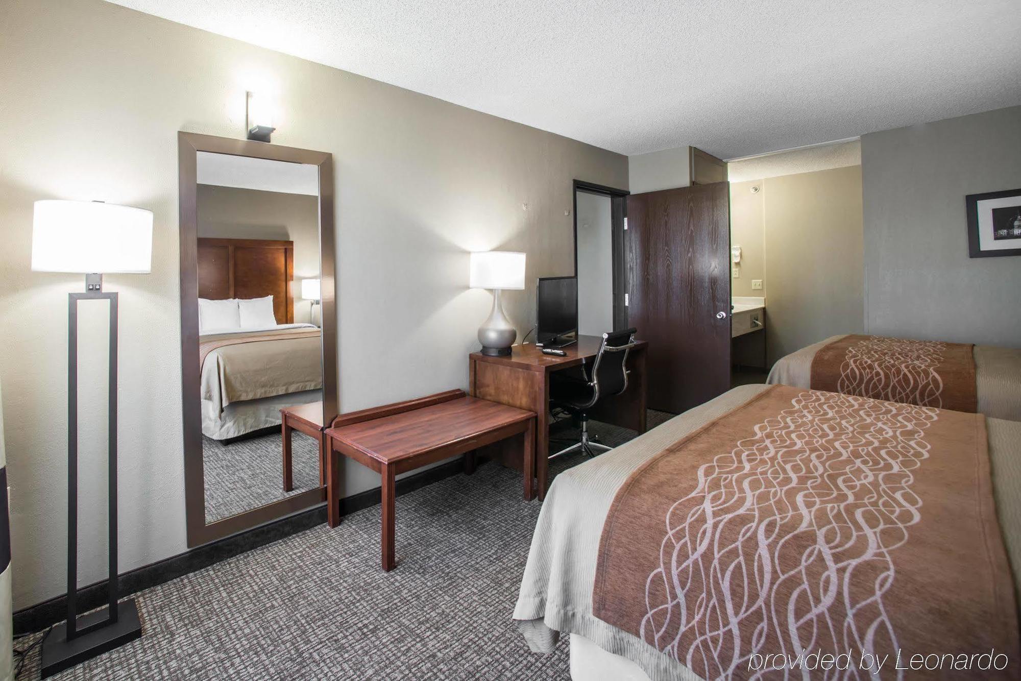Comfort Inn & Suites St Louis-Hazelwood Exterior foto
