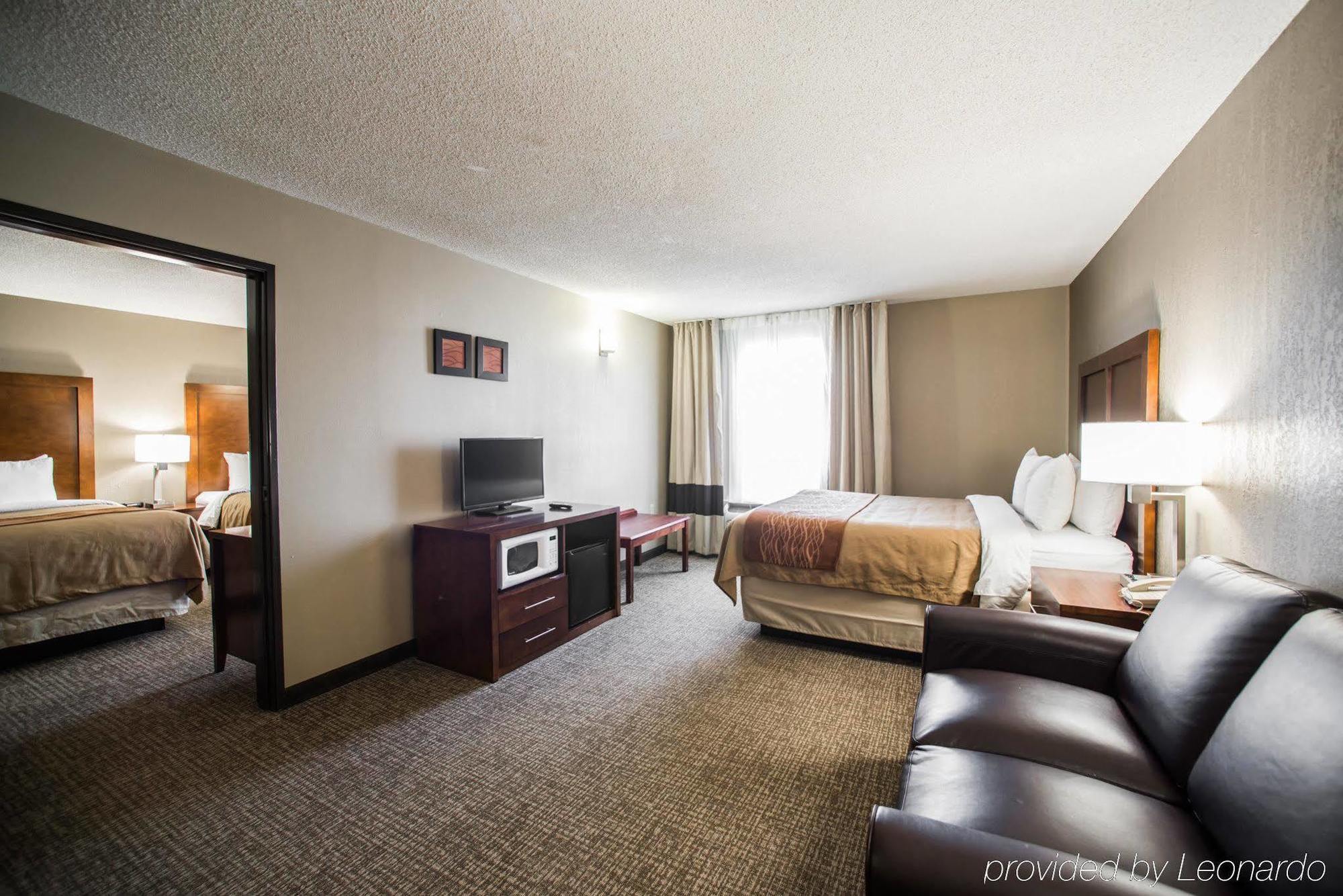 Comfort Inn & Suites St Louis-Hazelwood Exterior foto